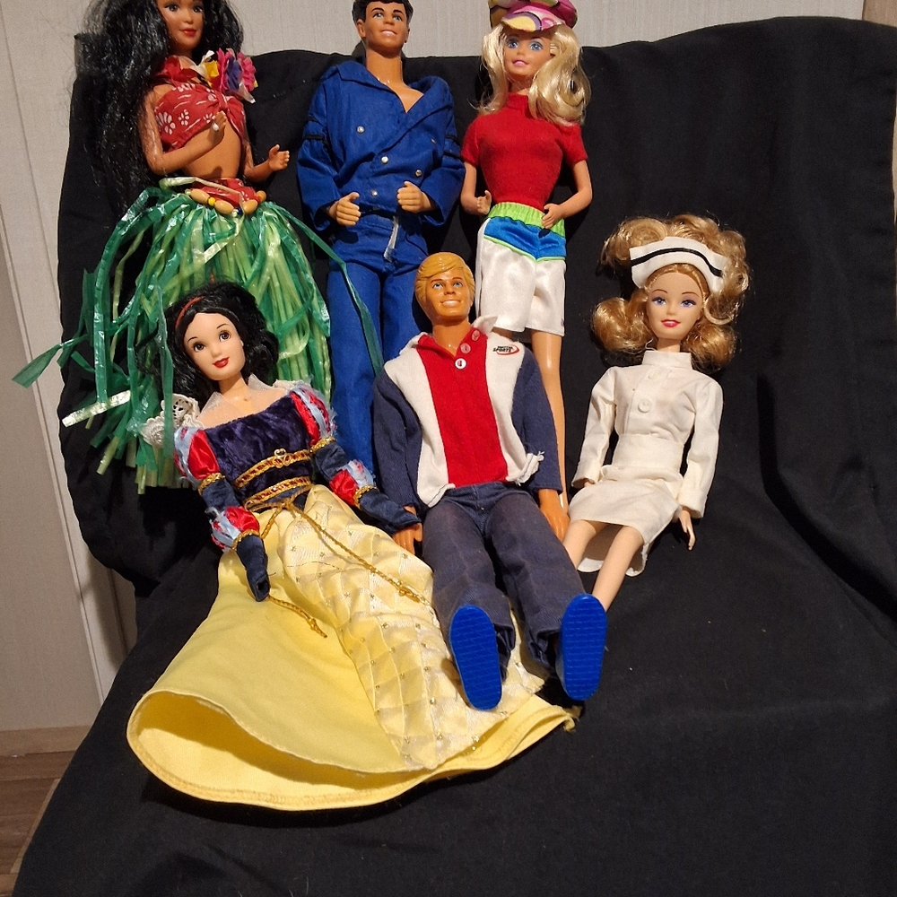 Barbie & Kens dolls